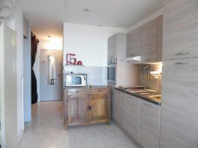 Studio Cabine à Canet-Plage avec WiFi et Parking - FR-1-750-47